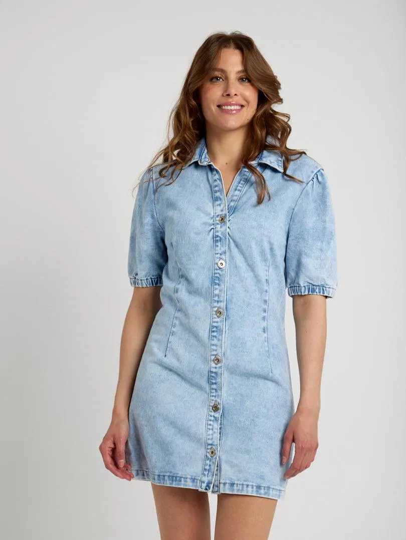 Robe en jean bleu délavé