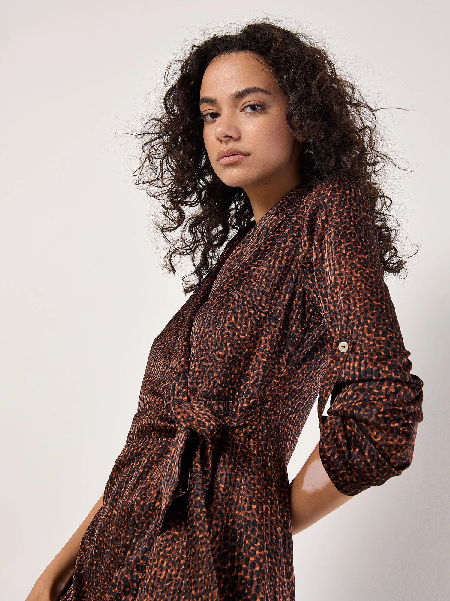 Robe Portefeuille Courte En Satin À Imprimé Animalier Vêtements Apricot