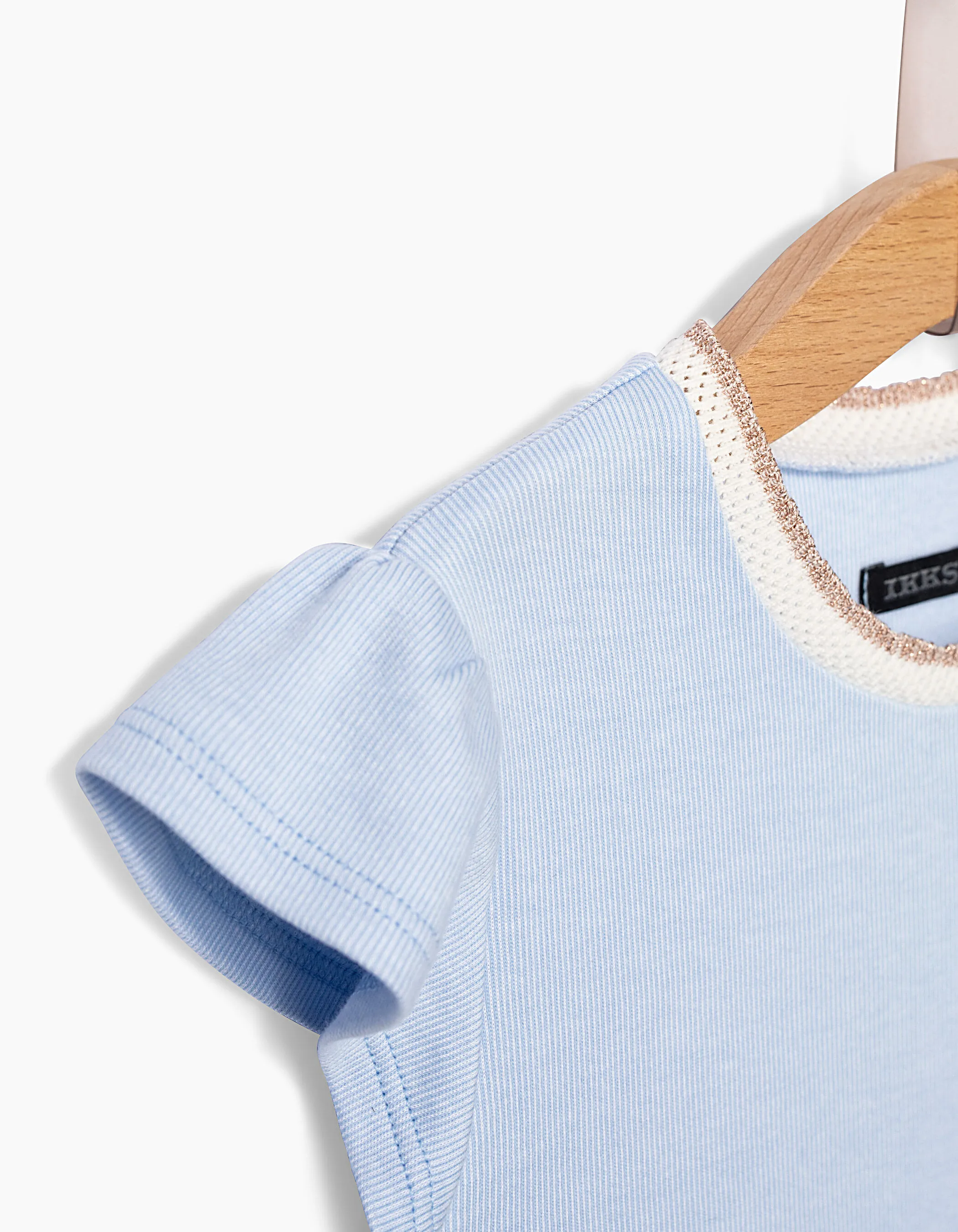 Tee-shirt bleu ciel à manches volantées fille