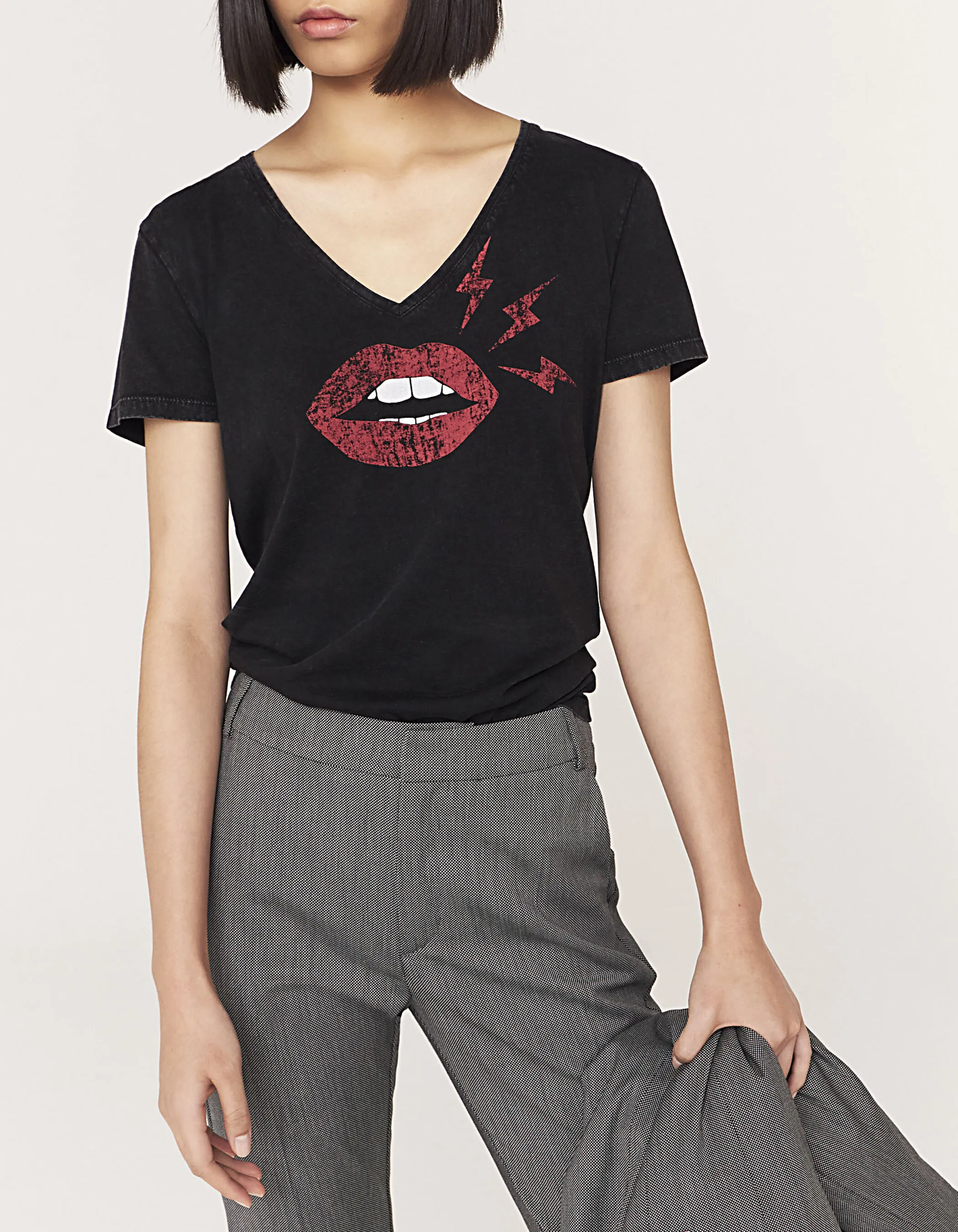 Tee-shirt noir en coton bio acid wash visuel lèvres femme