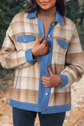 Veste boutonnée à carreaux beige franais clair avec rabat et détail